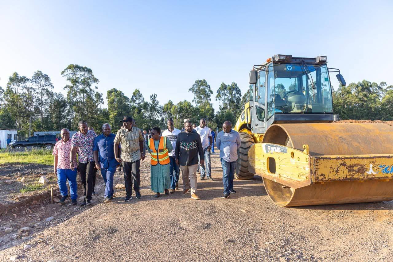 GOVERNOR BARASA RECEIVES PRESIDENT RUTO IN KAKAMEGA AHEAD OF WESTERN REGION DEVELOPMENT TOUR