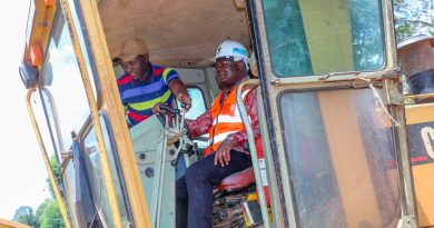 GOVERNOR BARASA LAUNCHES RAPID RESPONSE ROADS INITIATIVE IN ISUKHA EAST.